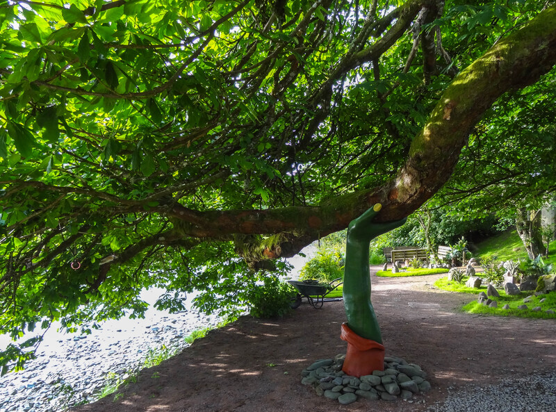 A helping hand at Samye Ling