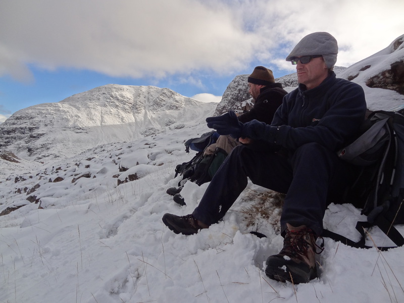 Sheltering at the bealach, Fuar Tholl behind